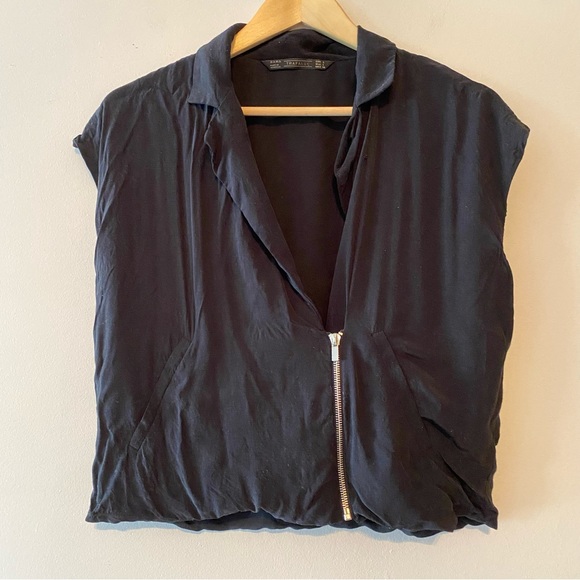 ✨SALE✨ Zara Black Zip-Up Crop Tank - Picture 1 of 4